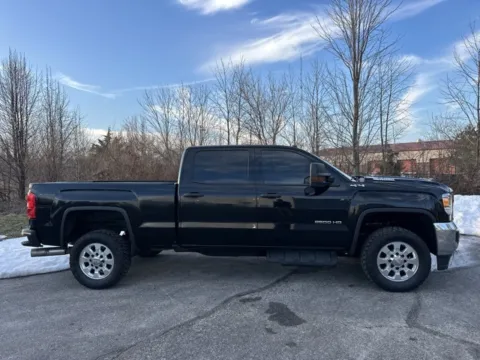 Photos of 2019 GMC Sierra 2500HD for sale in Indianapolis, IN at Indy Luxury Motorsports