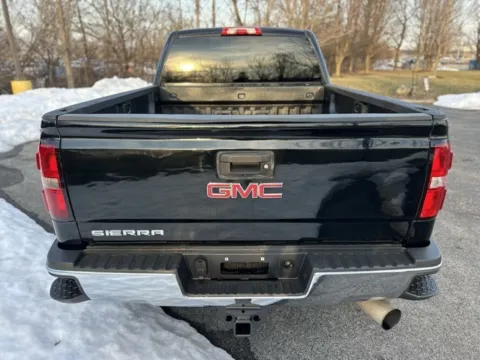 More photos of 2019 GMC Sierra 2500HD at Indy Luxury Motorsports, IN