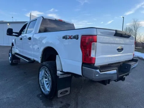 More photos of 2017 Ford F-250SD XLT at Indy Luxury Motorsports, IN