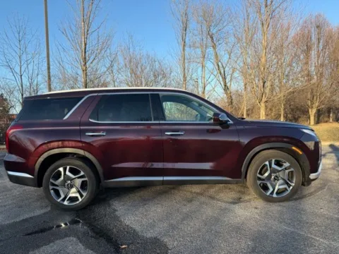 Photos of 2024 Hyundai Palisade Limited for sale in Indianapolis, IN at Indy Luxury Motorsports