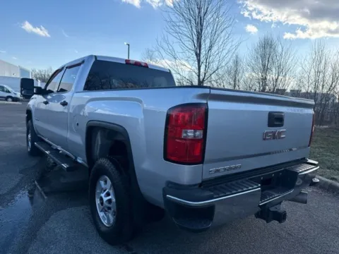 More photos of 2019 GMC Sierra 2500HD at Indy Luxury Motorsports, IN