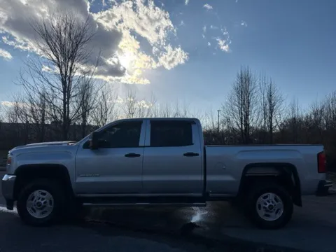 More photos of 2019 GMC Sierra 2500HD at Indy Luxury Motorsports, IN