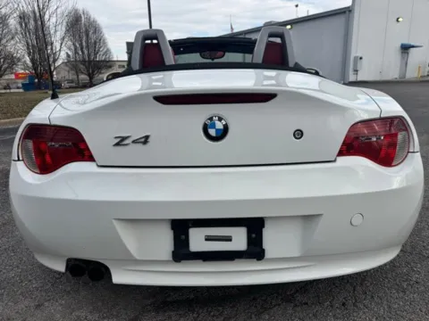 More photos of 2008 BMW Z4 3.0si at Indy Luxury Motorsports, IN