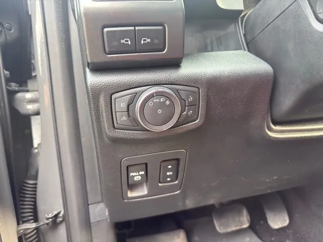 2018 Ford F-150 Lariat - Photo 17