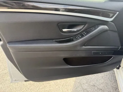 More photos of 2016 BMW 5 Series 528i xDrive at Indy Luxury Motorsports, IN