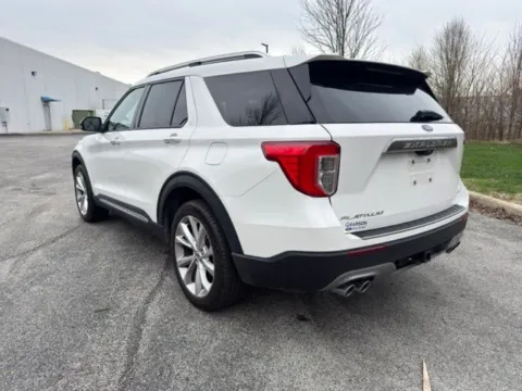 More photos of 2022 Ford Explorer Platinum at Indy Luxury Motorsports, IN