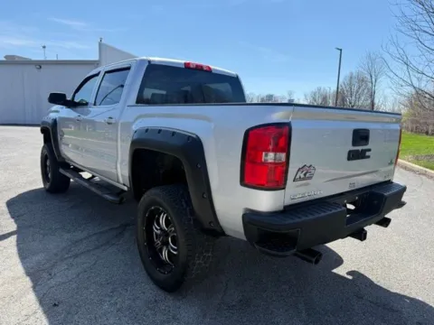 More photos of 2017 GMC Sierra 1500 SLE at Indy Luxury Motorsports, IN