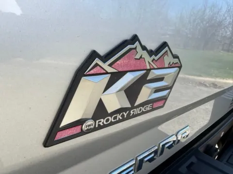 More photos of 2017 GMC Sierra 1500 SLE at Indy Luxury Motorsports, IN