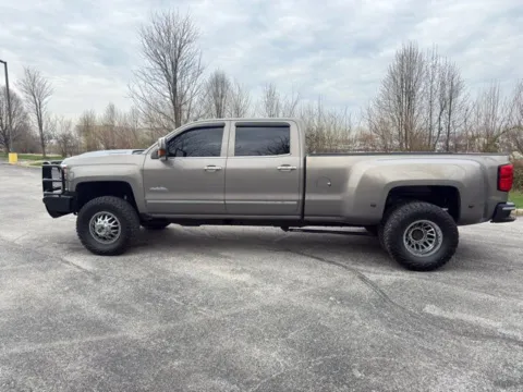 More photos of 2017 Chevrolet Silverado 3500HD High Country at Indy Luxury Motorsports, IN