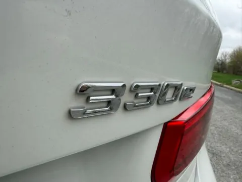 More photos of 2018 BMW 3 Series 330e iPerformance at Indy Luxury Motorsports, IN