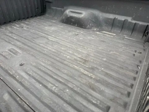 More photos of 2016 Ford F-250SD Lariat at Indy Luxury Motorsports, IN