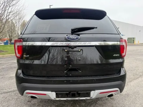 More photos of 2016 Ford Explorer XLT at Indy Luxury Motorsports, IN