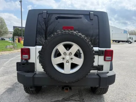 More photos of 2010 Jeep Wrangler Unlimited Rubicon at Indy Luxury Motorsports, IN