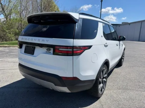 More photos of 2018 Land Rover Discovery HSE Luxury at Indy Luxury Motorsports, IN