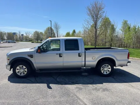 More photos of 2008 Ford F-350SD XLT at Indy Luxury Motorsports, IN