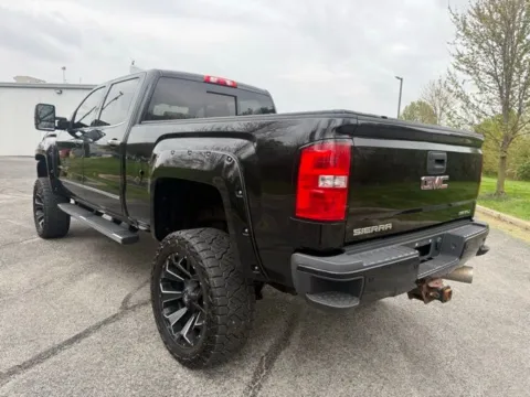 More photos of 2018 GMC Sierra 2500HD Denali at Indy Luxury Motorsports, IN