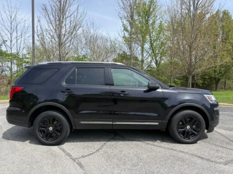 Photos of 2019 Ford Explorer XLT for sale in Indianapolis, IN at Indy Luxury Motorsports