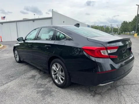 More photos of 2018 Honda Accord LX at Indy Luxury Motorsports, IN
