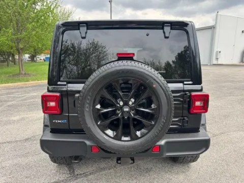 More photos of 2021 Jeep Wrangler at Indy Luxury Motorsports, IN