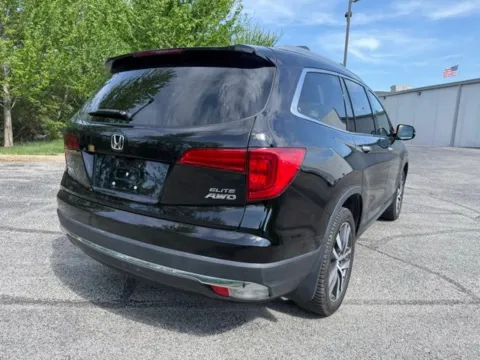Another view of 2017 Honda Pilot Elite for sale in Indianapolis, IN at Indy Luxury Motorsports