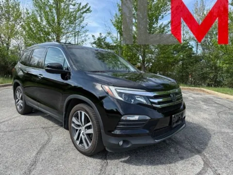Black 2017 Honda Pilot Elite for sale in Indianapolis, IN