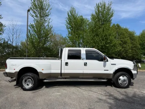 Photos of 2006 Ford F-350SD Lariat for sale in Indianapolis, IN at Indy Luxury Motorsports