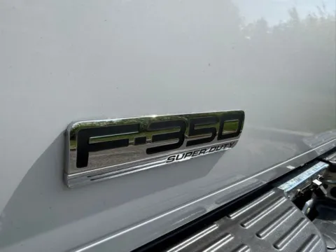 More photos of 2006 Ford F-350SD at Indy Luxury Motorsports, IN