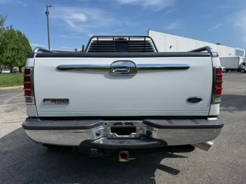 More photos of 2006 Ford F-350SD at Indy Luxury Motorsports, IN