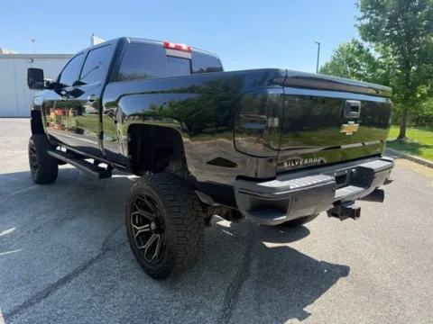 More photos of 2016 Chevrolet Silverado 2500HD LTZ at Indy Luxury Motorsports, IN