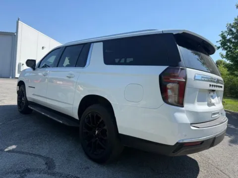 More photos of 2022 Chevrolet Suburban LT at Indy Luxury Motorsports, IN