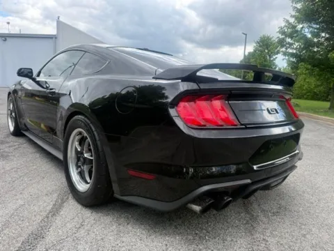 More photos of 2019 Ford Mustang GT Premium at Indy Luxury Motorsports, IN