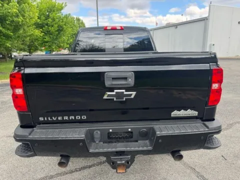 More photos of 2017 Chevrolet Silverado 2500HD High Country at Indy Luxury Motorsports, IN
