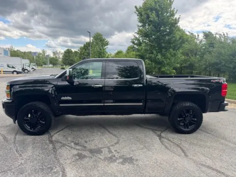 More photos of 2017 Chevrolet Silverado 2500HD High Country at Indy Luxury Motorsports, IN