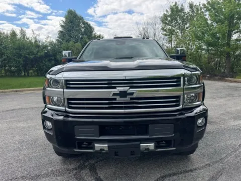 More photos of 2017 Chevrolet Silverado 2500HD High Country at Indy Luxury Motorsports, IN