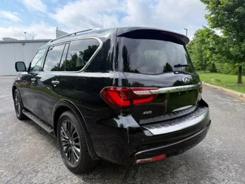 More photos of 2024 INFINITI QX80 Sensory at Indy Luxury Motorsports, IN