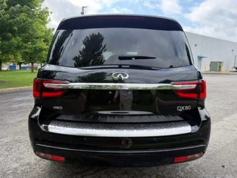 More photos of 2024 INFINITI QX80 Sensory at Indy Luxury Motorsports, IN