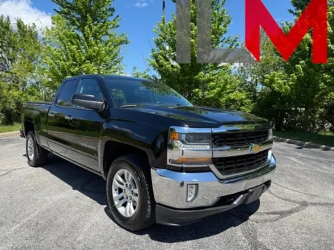 Black 2016 Chevrolet Silverado 1500 LT for sale in Indianapolis, IN