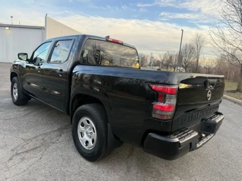More photos of 2022 Nissan Frontier S at Indy Luxury Motorsports, IN