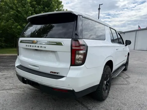 More photos of 2022 Chevrolet Suburban LT at Indy Luxury Motorsports, IN