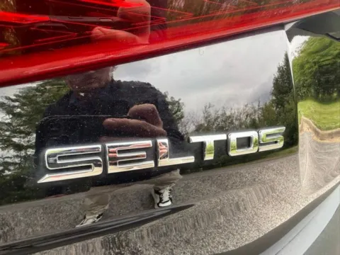More photos of 2021 Kia Seltos S at Indy Luxury Motorsports, IN
