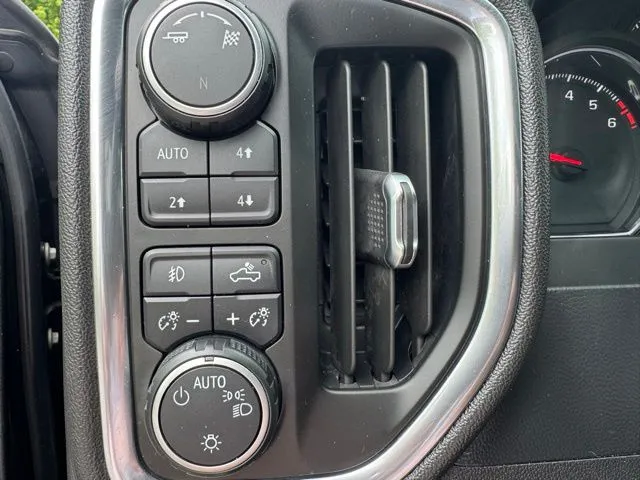 2019 Chevrolet Silverado 1500 RST - Photo 19