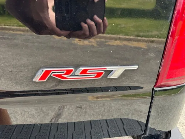 2019 Chevrolet Silverado 1500 RST - Photo 7
