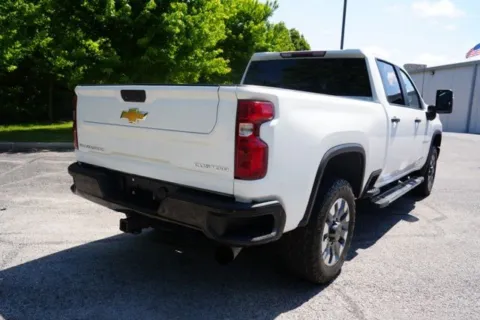 More photos of 2022 Chevrolet Silverado 2500 HD Custom at Indy Luxury Motorsports, IN