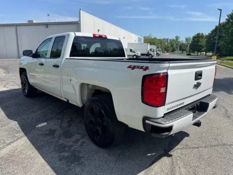 More photos of 2018 Chevrolet Silverado 1500 Custom at Indy Luxury Motorsports, IN