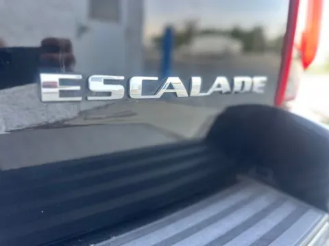 More photos of 2008 Cadillac Escalade ESV at Indy Luxury Motorsports, IN