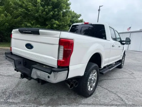 More photos of 2018 Ford F-350SD Lariat at Indy Luxury Motorsports, IN