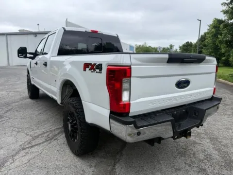 More photos of 2017 Ford F-350SD XLT at Indy Luxury Motorsports, IN