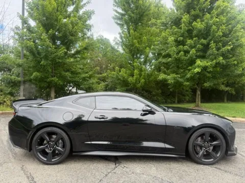Photos of 2018 Chevrolet Camaro SS for sale in Indianapolis, IN at Indy Luxury Motorsports