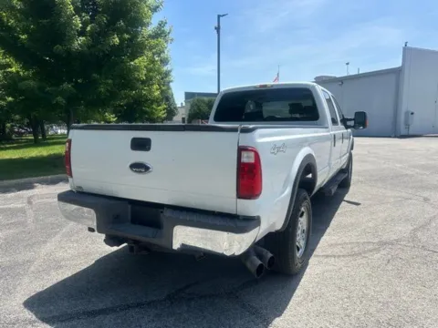 More photos of 2009 Ford F-350SD XLT at Indy Luxury Motorsports, IN