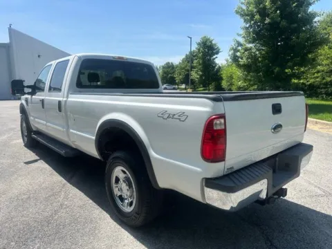 More photos of 2009 Ford F-350SD XLT at Indy Luxury Motorsports, IN